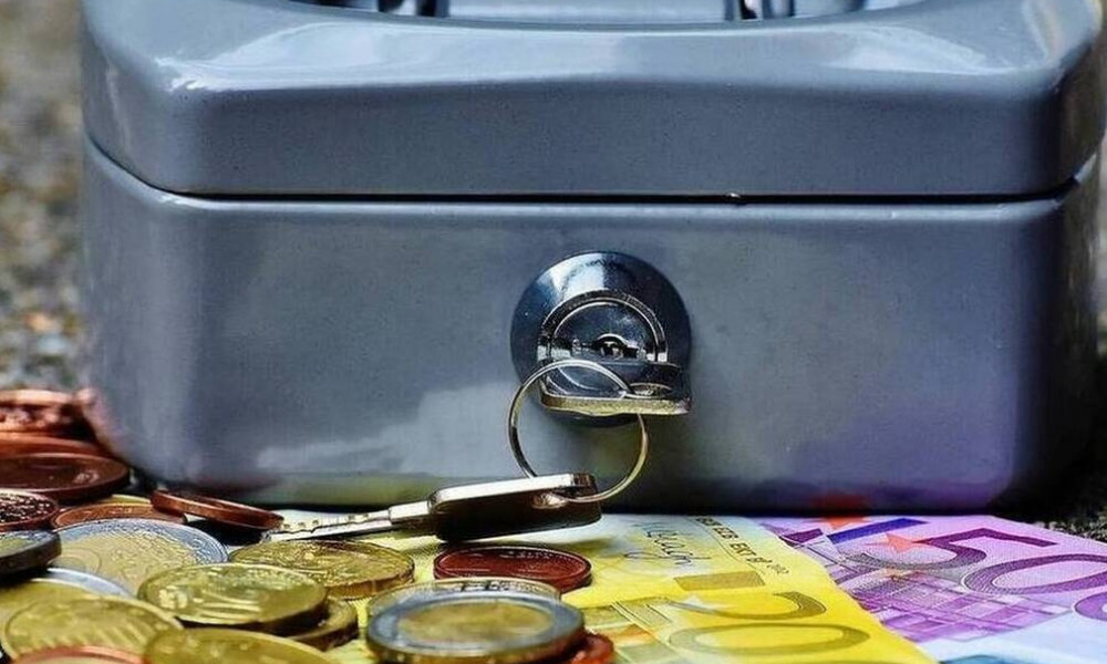 «Μπαράζ» πληρωμών τις επόμενες ημέρες: Πότε καταβάλλονται συντάξεις και επιδόματα