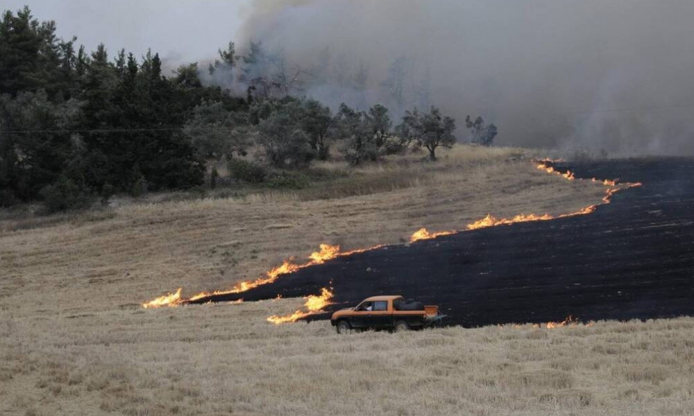 Η Εύβοια στις φλόγες: Ο «εφιάλτης» της πυρκαγιάς σε 10 συγκλονιστικά καρέ του Newsbomb.gr