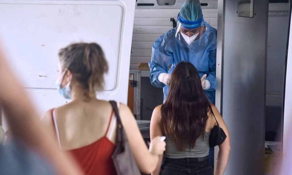 Κορονοϊός: Εφιαλτική εκτίμηση Σαρηγιάννη - «Σύντομα θα δούμε 5.000 κρούσματα ημερησίως»