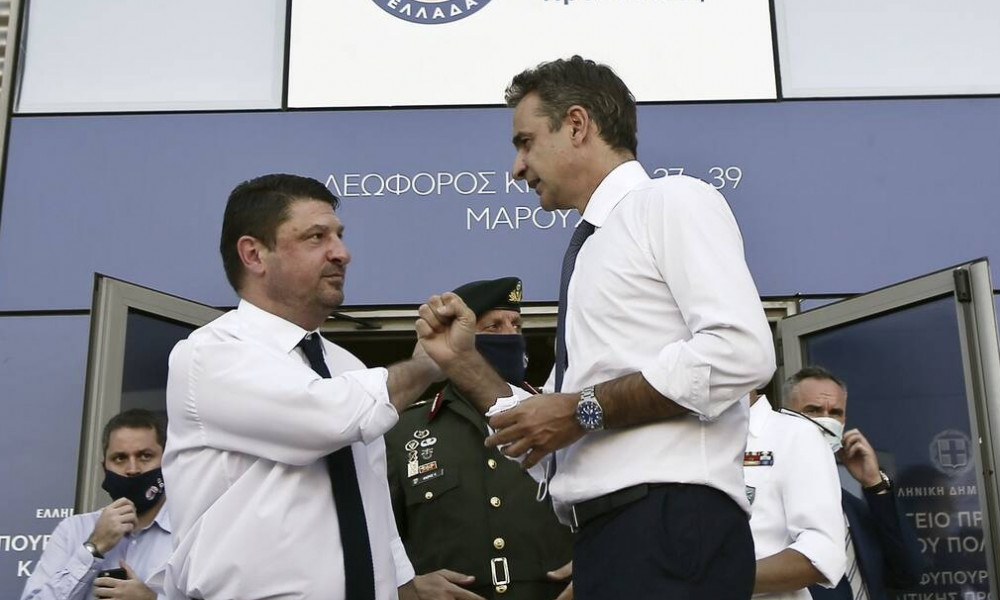 Επικοινωνία Μητσοτάκη - Χαρδαλιά μετά το ισχαιμικό επεισόδιο του δεύτερου