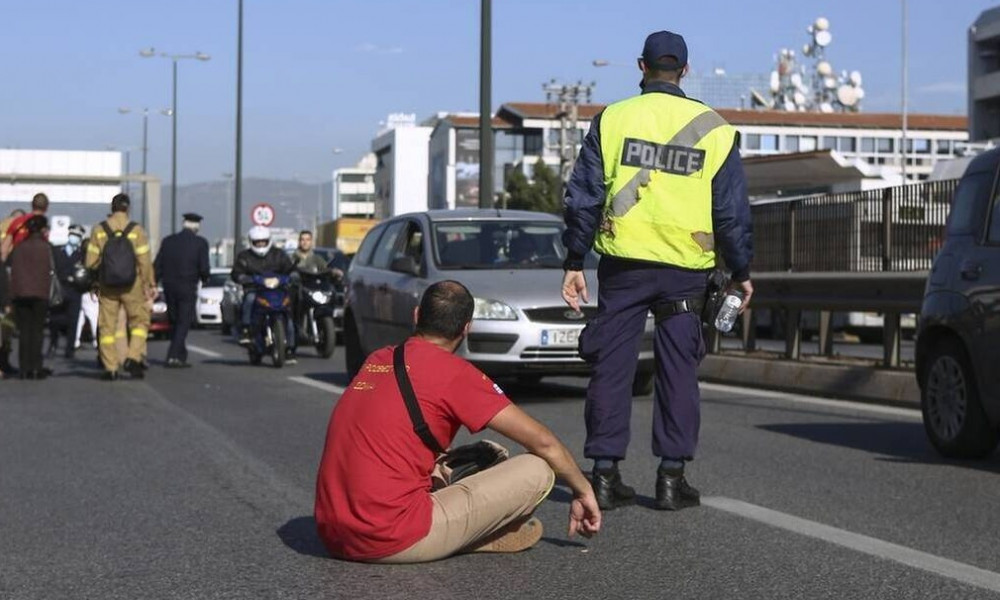 Σοβαρή καταγγελία των εποχικών πυροσβεστών για ακρωτηριασμό στα επεισόδια με αστυνομικούς