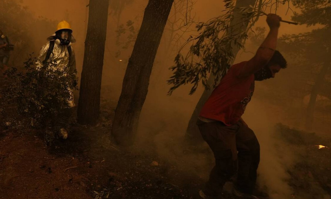 Φωτιά στην Εύβοια: Η βιβλική καταστροφή απο ψηλά - Στάχτη και αποκαϊδια (Βίντεο)
