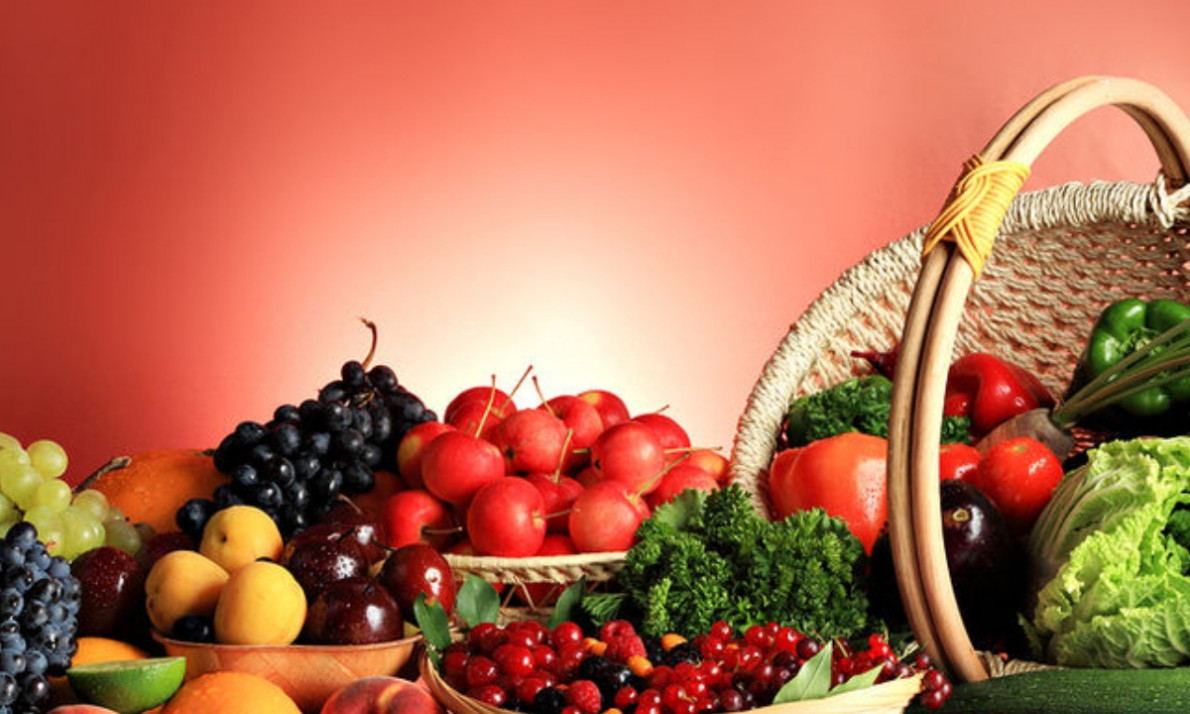 Πώς θα απαλλάξετε τα φρούτα και τα λαχανικά από εντομοκτόνα και μικρόβια (βίντεο)