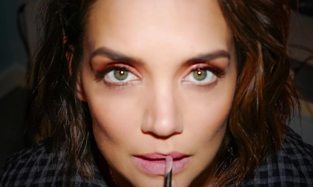 Η Katie Holmes φωτογραφίζει τη Suri Cruise  στο Instagram