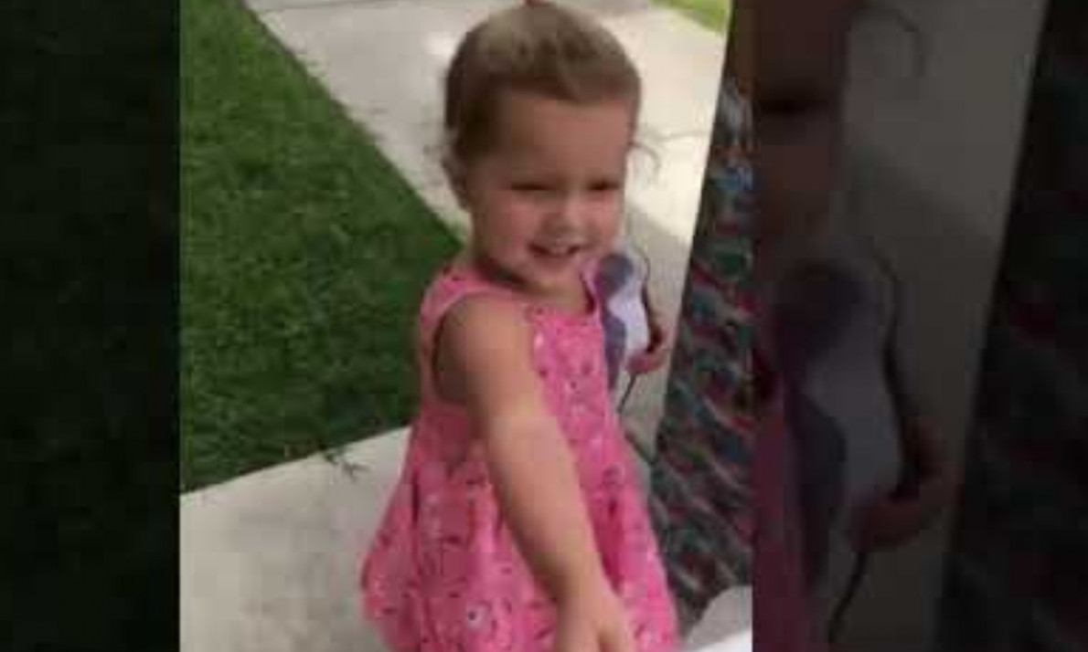 Δεν φαντάζεστε την έκπληξη που έκαναν σε αυτή τη μικρή (vid)