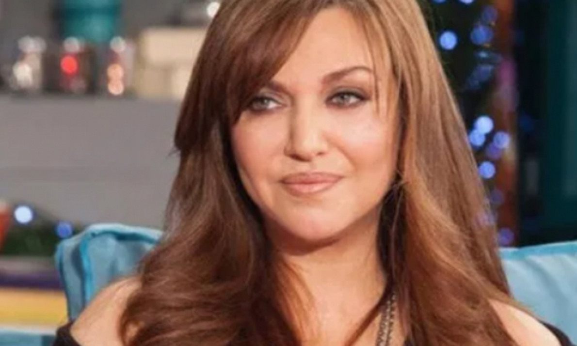 Η Καίτη Γαρμπή έγινε… μάσκα για τον κορονοϊό (pics+vid)