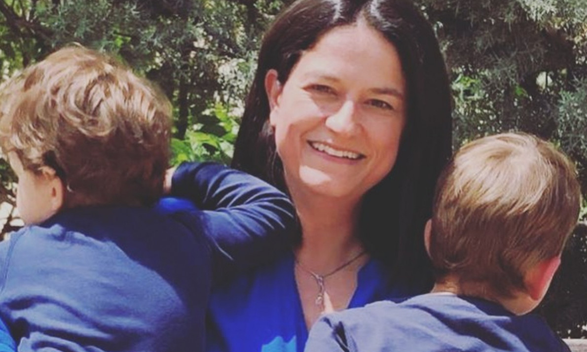 Νίκη Κεραμέως: Η selfie με τον γιο της φορώντας μάσκα - Δείτε τους