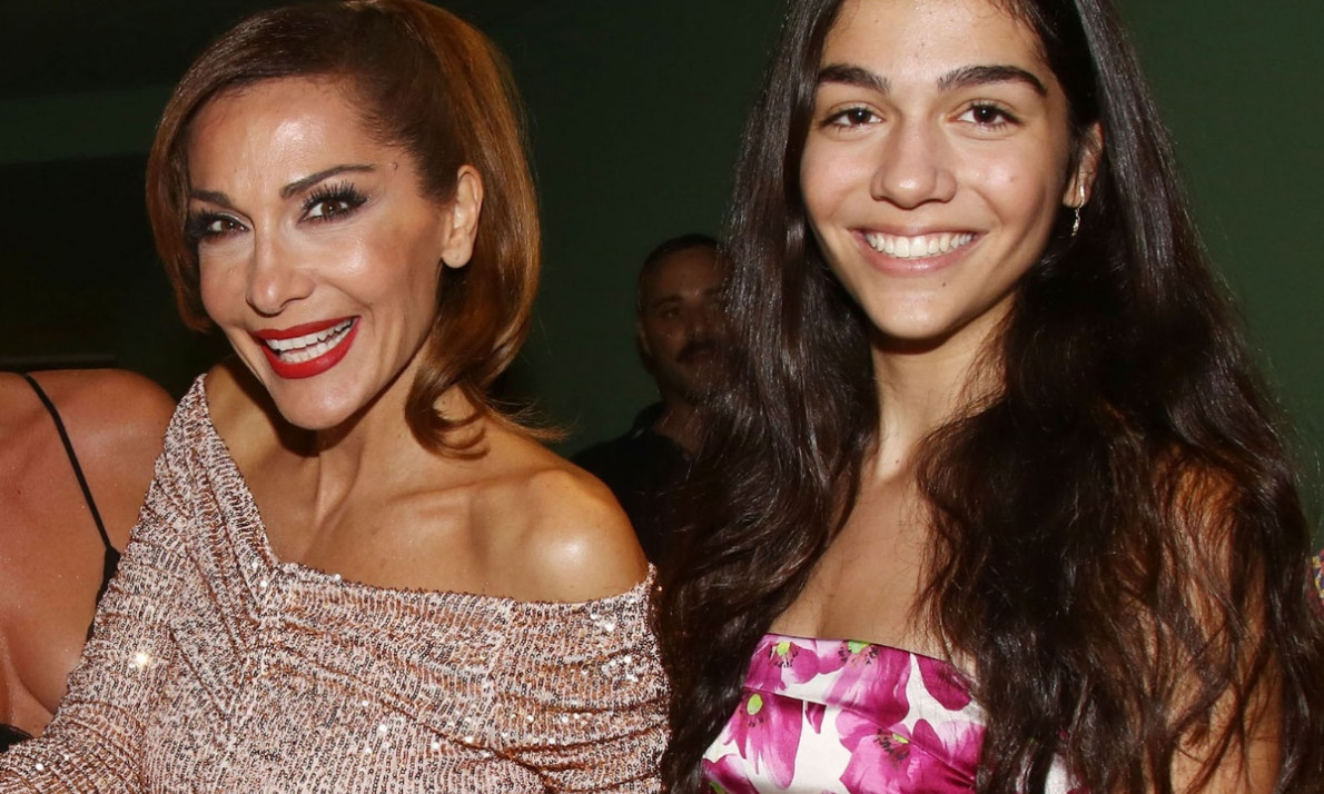 Μελίνα Νικολαΐδη και Δέσποινα Βανδή ποζάρουν μαζί με μπικίνι και λέμε ουάου