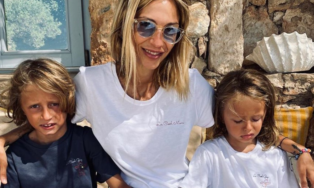 Σοφία Καρβέλα:Η φώτο από την παιδική ηλικία -Πόσο έχει αλλάξει μέχρι σήμερα