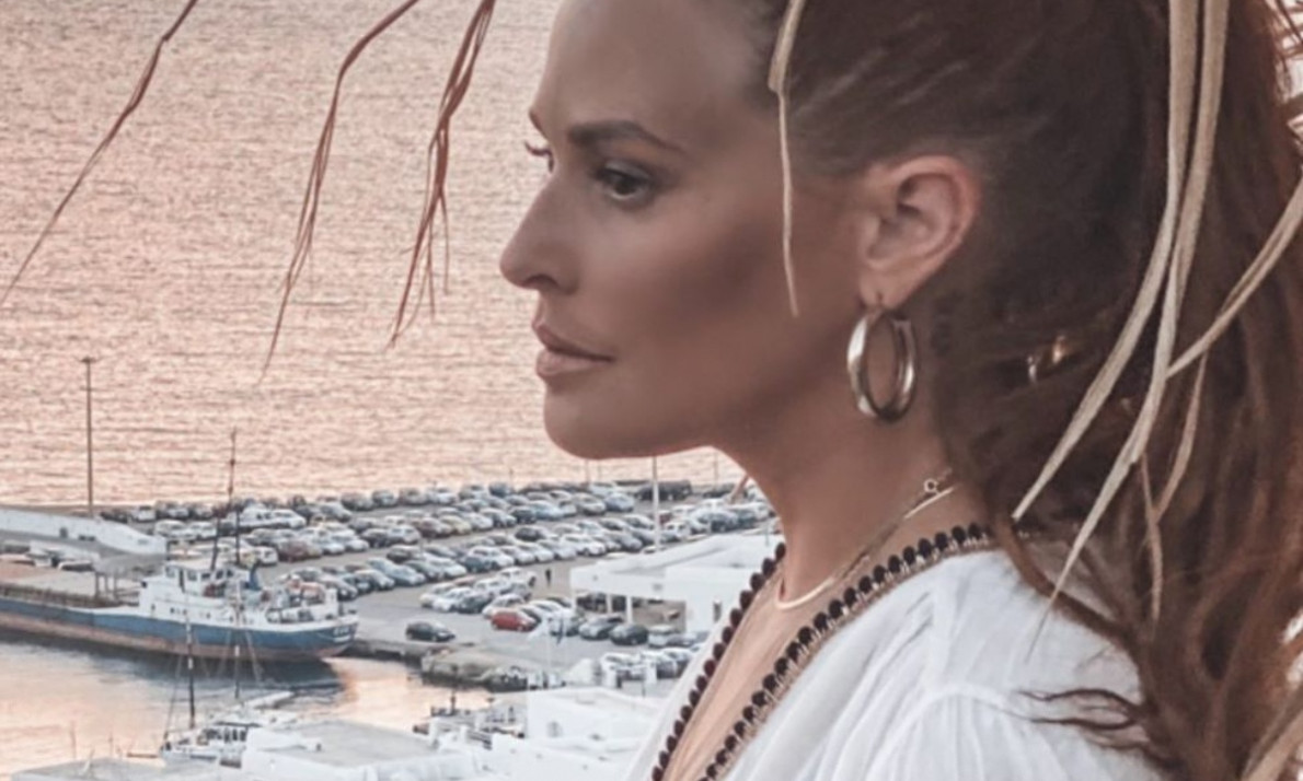 Αντέχεις; Όλες οι αρετουσάριστες εμφανίσεις της Σίσσυς Χρηστίδου