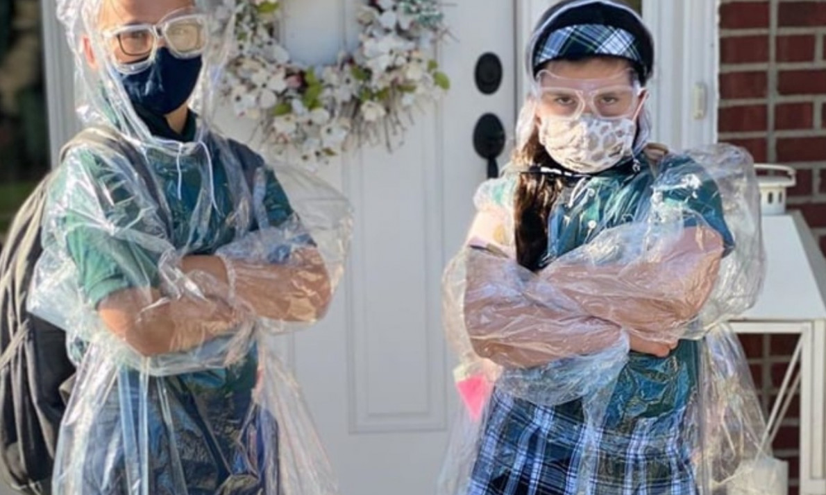 Back to school με κορονοϊό: Φωτογραφίες που κάνουν το γύρο του διαδικτύου