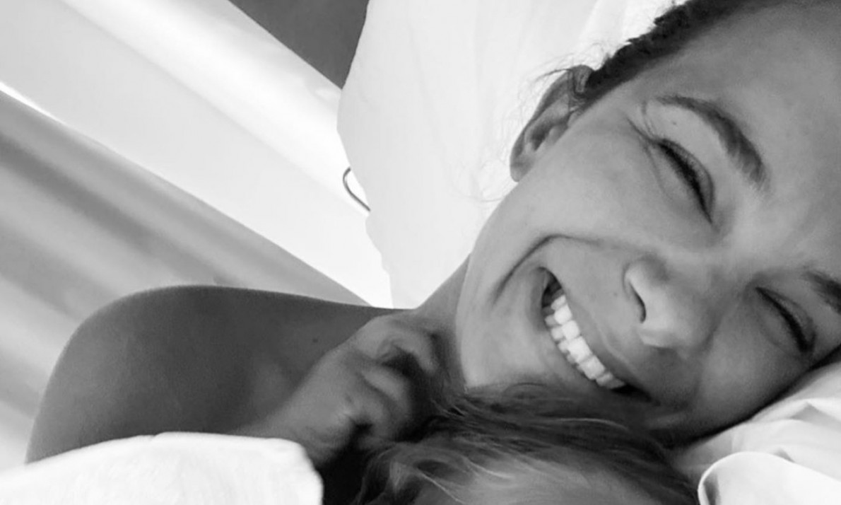 Ελιάνα Χρυσικοπούλου: Οι υπέροχες φωτογραφίες με την κόρη της στο κρεβάτι