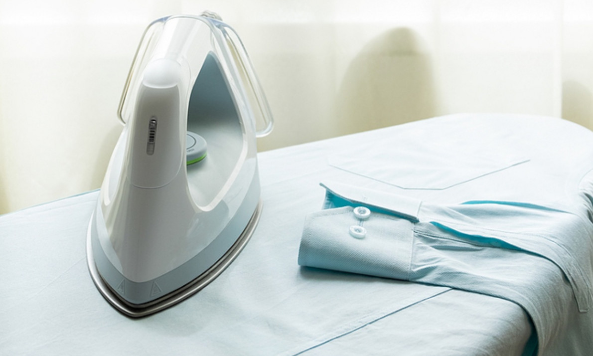 Έτσι θα σιδερώσετε ένα πουκάμισο σε λιγότερο από 90 δευτερόλεπτα
