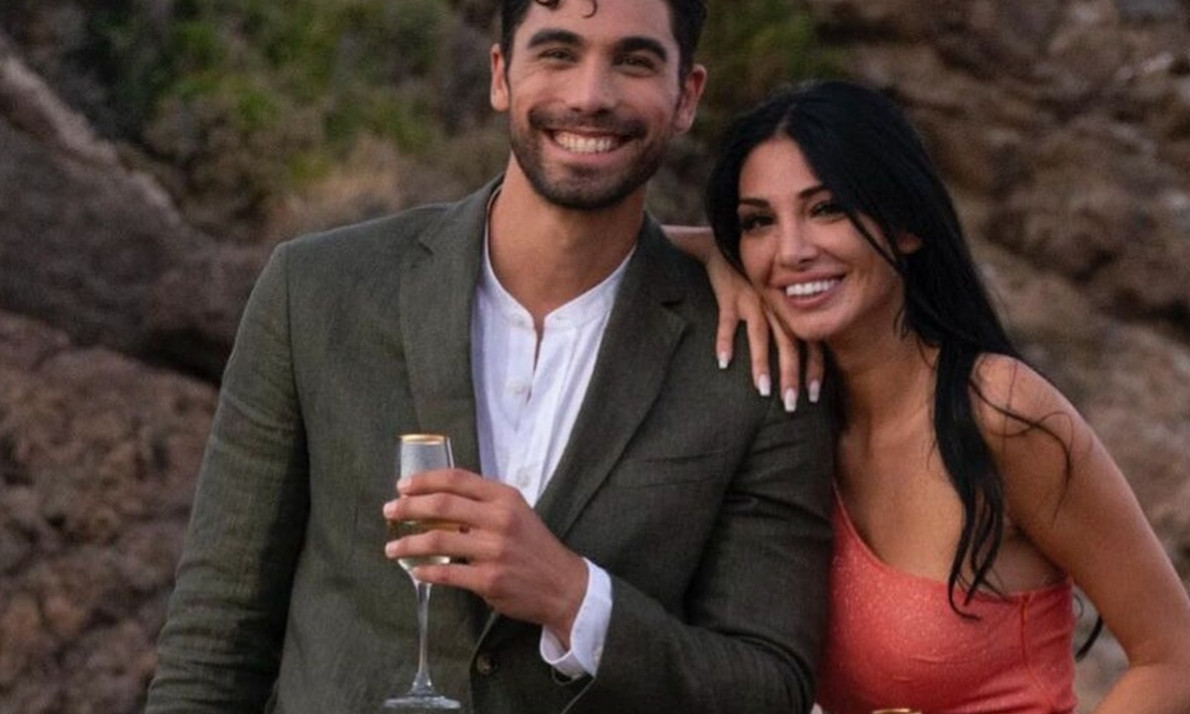 The Bachelor: Ο Βασιλάκος για πρώτη φορά αποχαιρετά τόσο τρυφερά παίκτρια! Το μήνυμα για τη Σία!