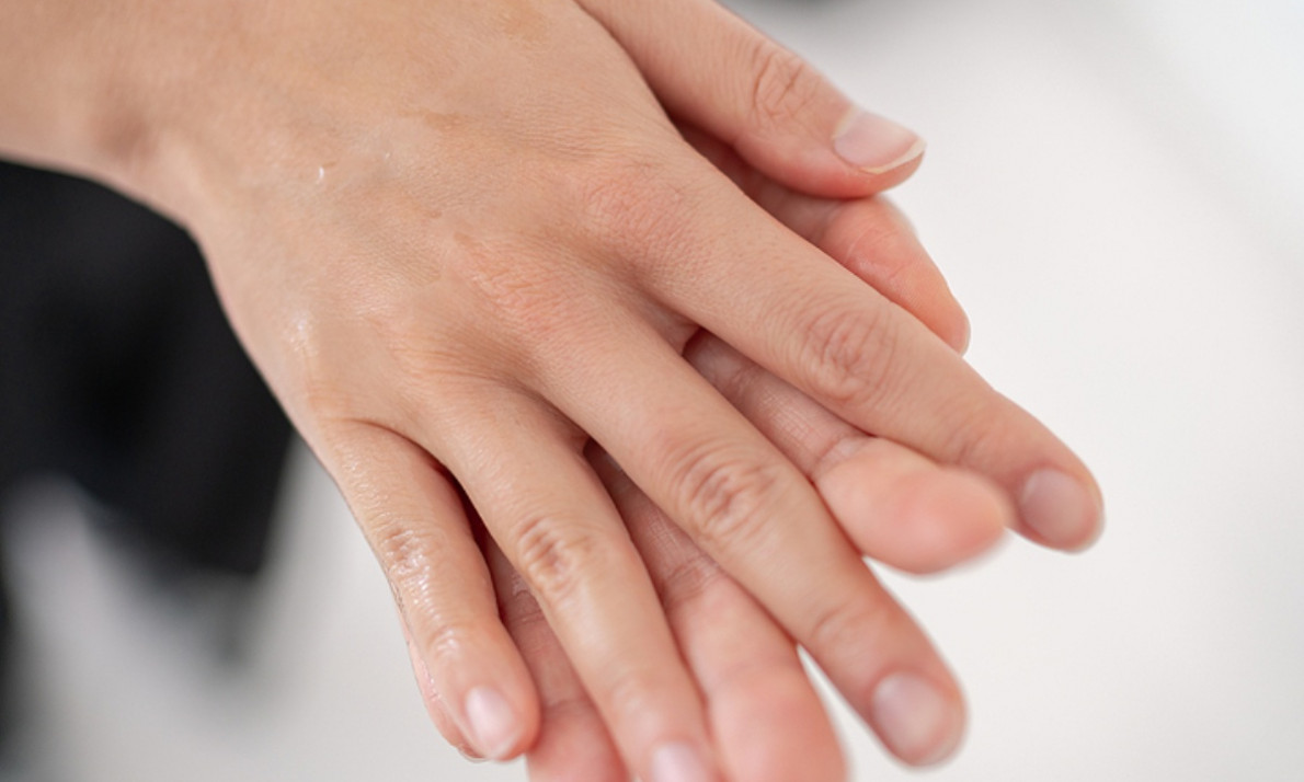 7 πράγματα που δείχνουν τα χέρια σας για την υγεία σας (βίντεο)