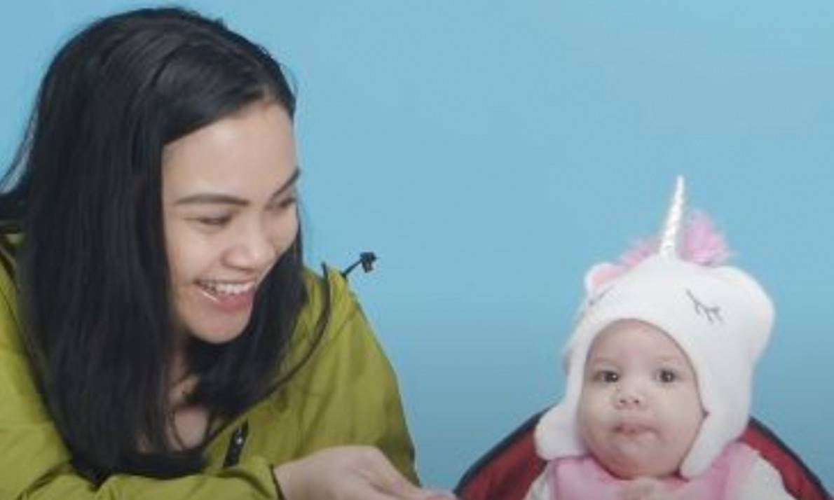 Μωρά δοκιμάζουν περίεργα φαγητά απ' όλο τον κόσμο και γίνονται viral