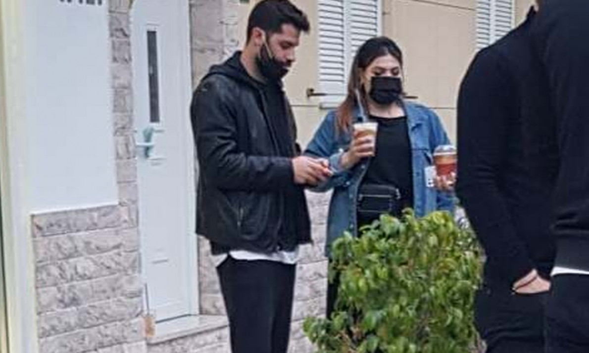 Αποκλειστικό: Δανάη Μπάρκα: Έπινε καφέ με φίλους και το περιπολικό ζητούσε να απομακρυνθούν!