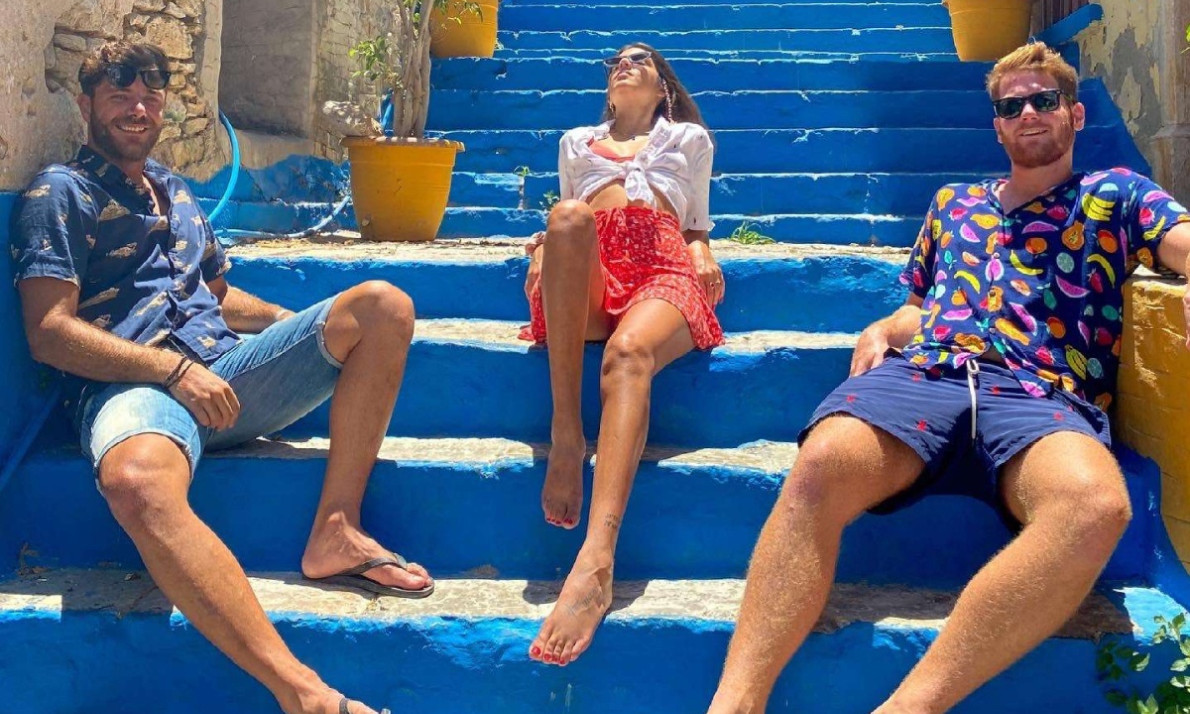 Τι συμβαίνει με James και Μπάρτζη: Εξαφάνισαν τη Βέλλη από το Twitter και τα σχόλια είναι πολλά (photos)