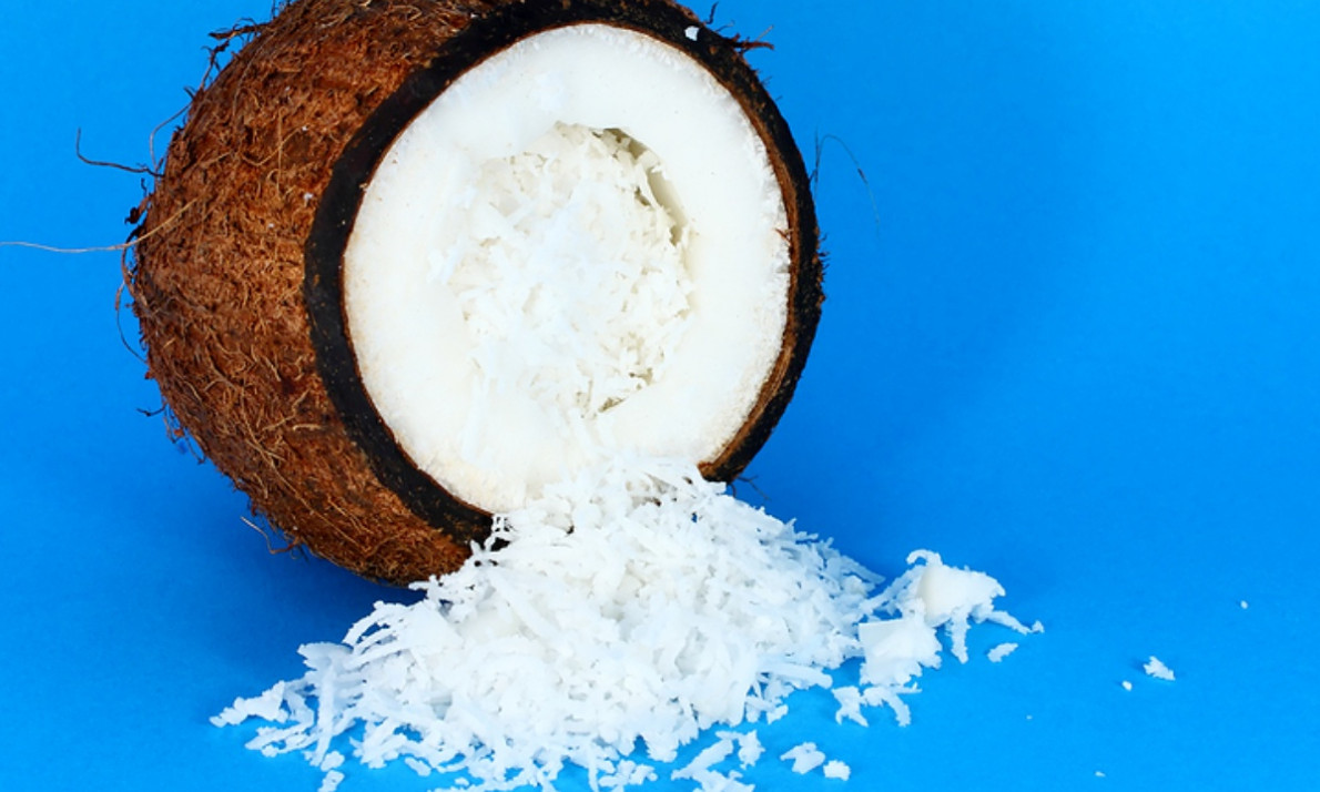 Ινδική καρύδα: Γνωρίστε τα μοναδικά οφέλη της για την υγεία (εικόνες)