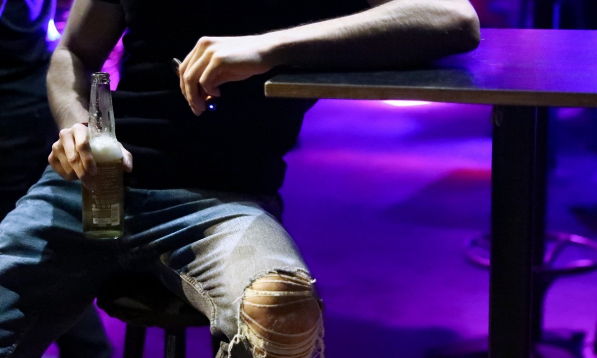 Προνόμια: Πόσοι Έλληνες θα μπορούσαν να τα έχουν από σήμερα - Τι ισχύει σε εστίαση, κλειστούς χώρους