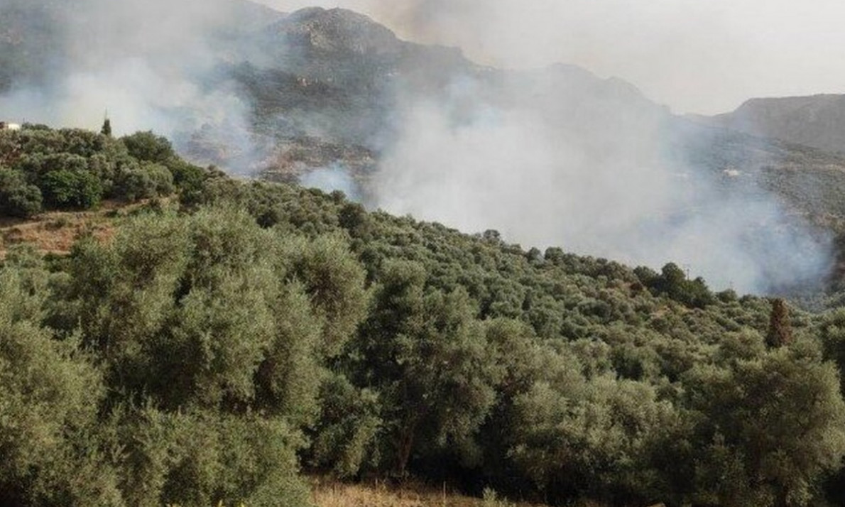 Φωτιά στα Χανιά: Ανεξέλεγκτη η πυρκαγιά στο Κακοδίκι - Εκκενώθηκαν τρεις οικισμοί