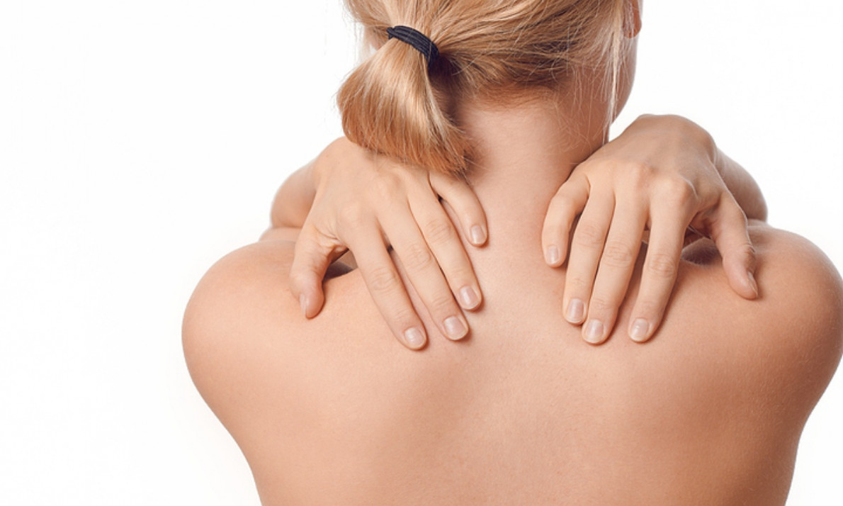 Κάψιμο στην πλάτη: Για ποιες παθήσεις προειδοποιεί (εικόνες)