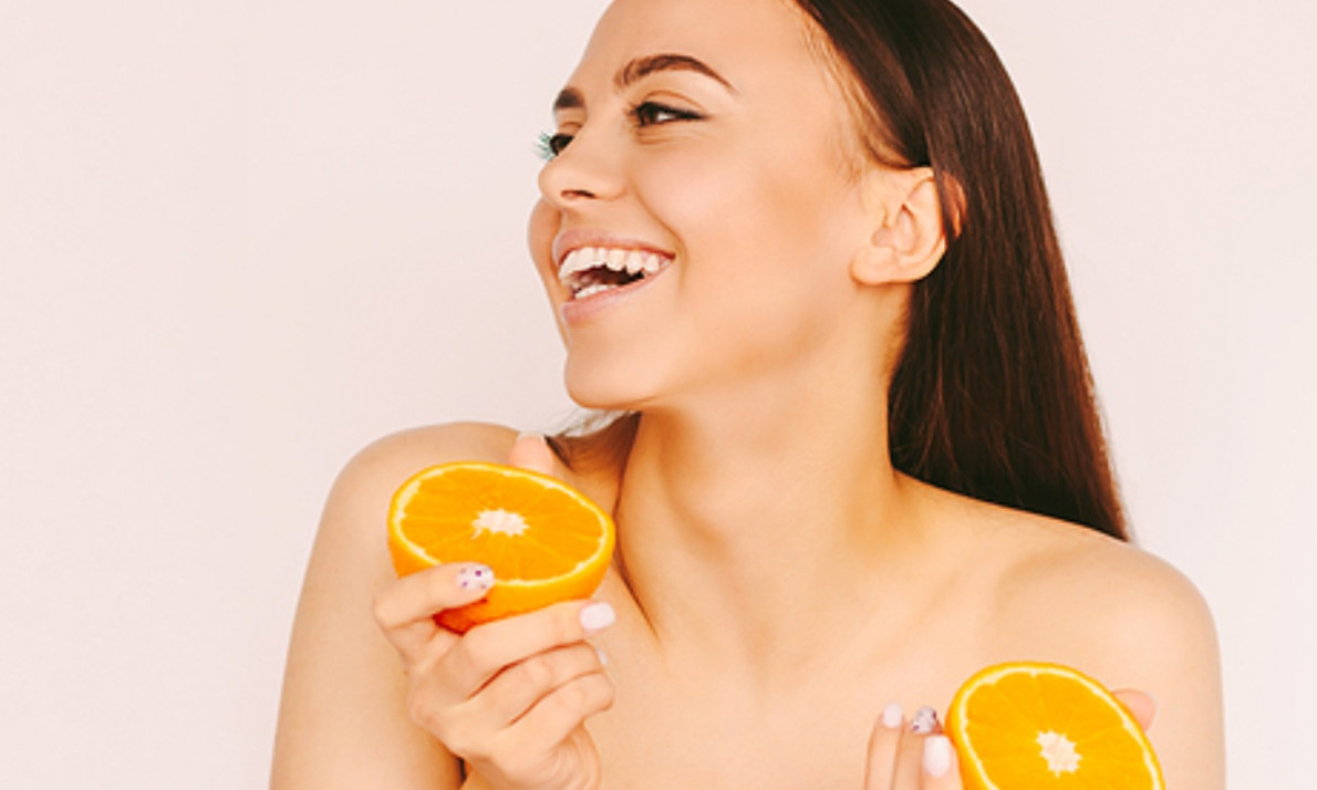 Οι 5 απαραίτητες βιταμίνες για λαμπερό δέρμα (εικόνες)