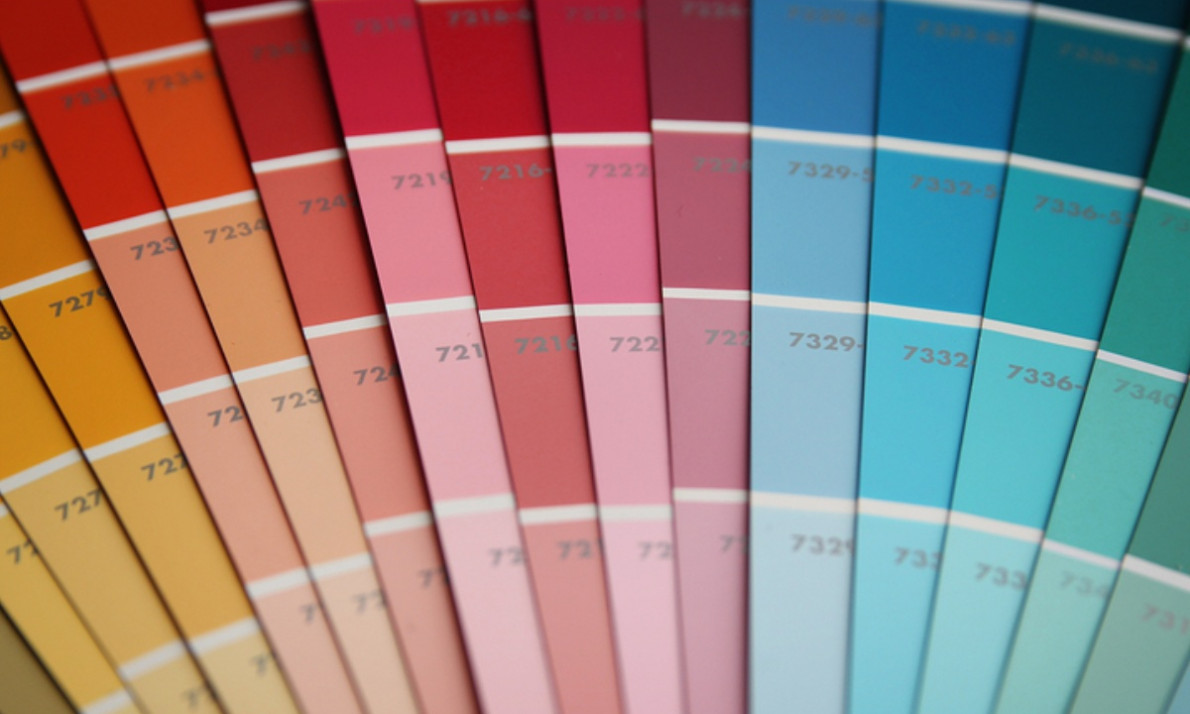 Τι δείχνει το χρώμα των ούρων για την υγεία σας (εικόνες)