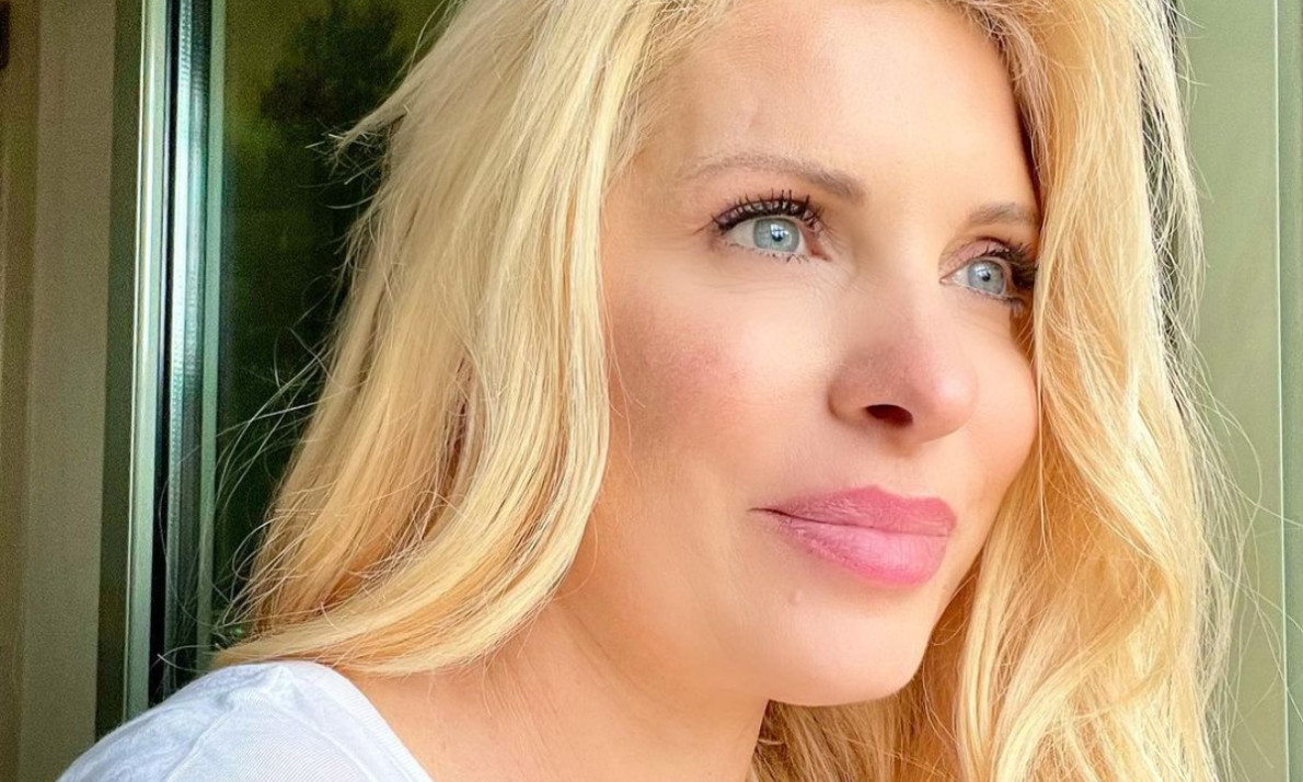 Η  Ελένη Μενεγάκη αποκάλυψε όλες τις κόντρες που έχει ζήσει στην τηλεόραση