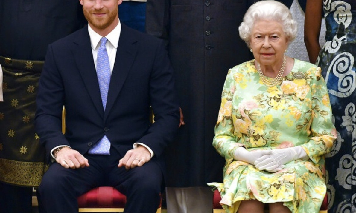 Το νέο βίντεο της βασίλισσας Ελισάβετ και της οικογένειας της και η ηχηρή απουσία του Harry