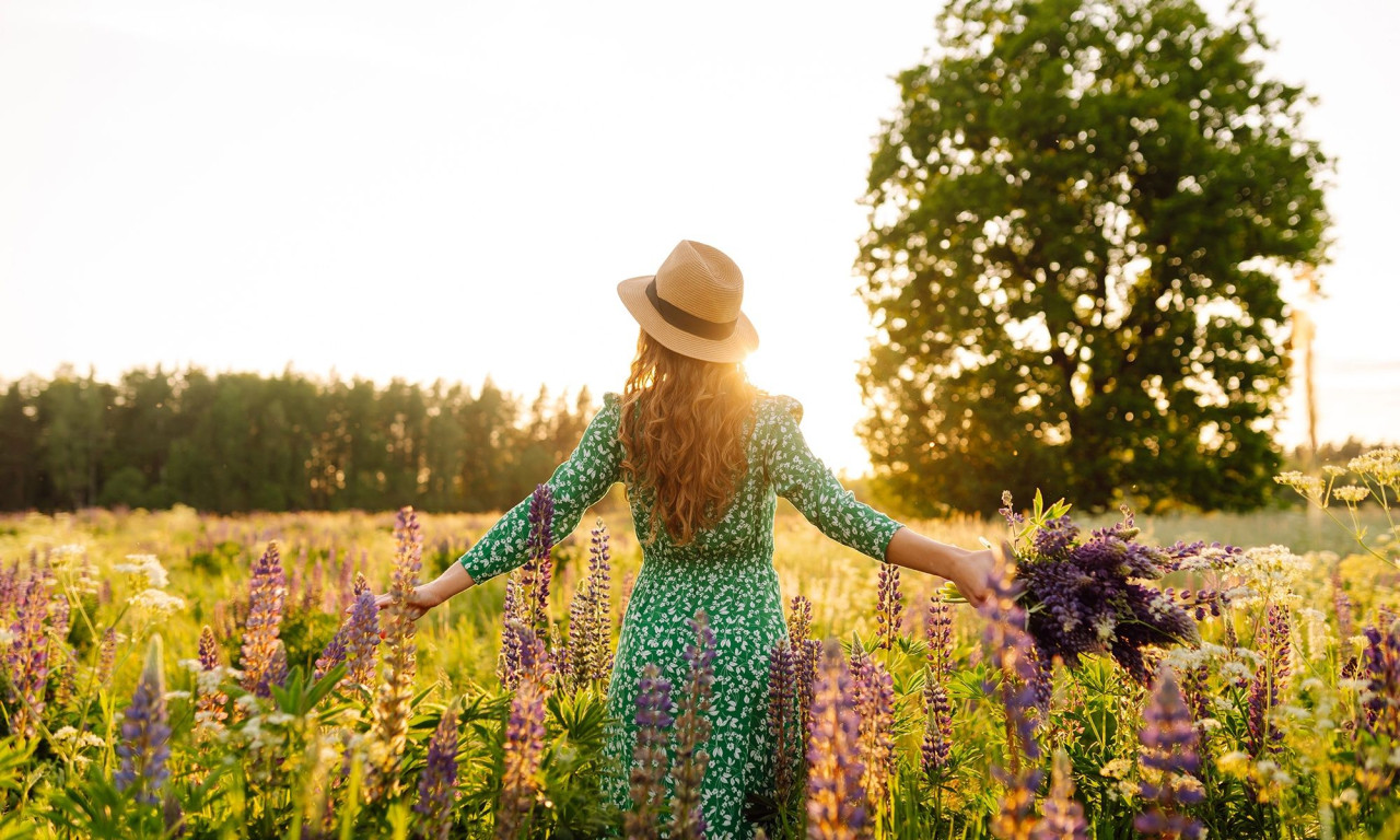 Ημερήσιες Προβλέψεις για όλα τα Ζώδια, 11/04/26: Βάθος και μεταμόρφωση