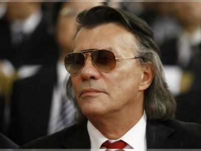 Ηλίας Ψινάκης: Περιμένοντας τους βαρβάρους
