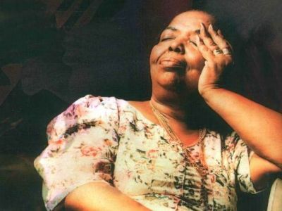 Cesaria Evora-Η ξυπόλυτη ντίβα