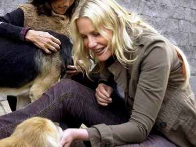 Daryl Hannah – Χειροπέδες στη δυναμική ακτιβίστρια
