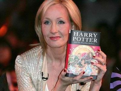 Έκανε φτερά το δισεκατομμύριο!