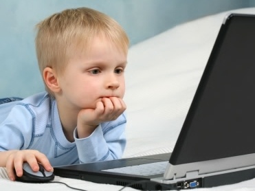 Eurostat: Τους υπολογιστές στα δάχτυλα παίζουν οι Έλληνες νέοι!