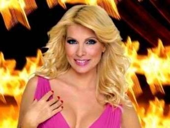 Η Μενεγάκη ζηλεύει τα πόδια της…