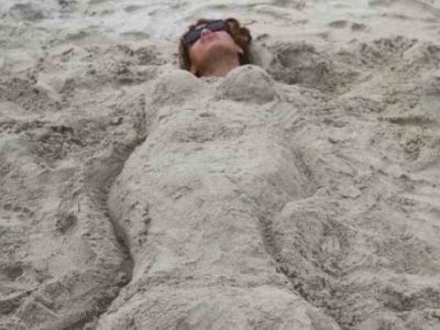 Αναγνωρίζετε τη... γοργόνα της φωτογραφίας;