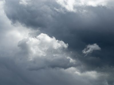 Γιατί «κλαίει» ο ουρανός την Μ. Εβδομάδα;