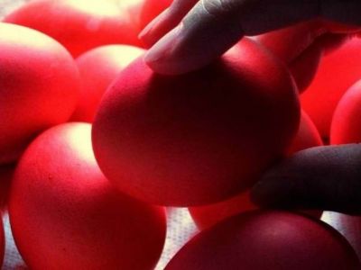 Γιατί τσουγκρίζουμε αυγά το Πάσχα;