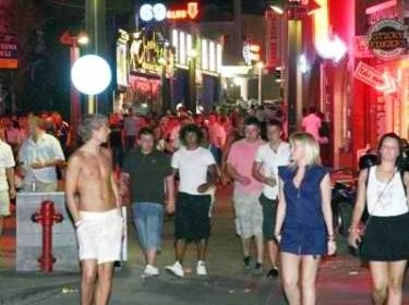 Γερμανοί τουρίστες σε Κρητικούς: Δεν σας πληρώνουμε – Εσείς μας χρωστάτε!