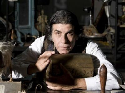 Ζώδια και αστέρια: Τι είπε ο Γιάννης Μπέζος σε θαυμάστριά του και έβαλε τα κλάματα;