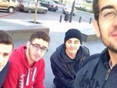 Δευτερόλεπτα μετά την selfie σκοτώθηκαν από έκρηξη