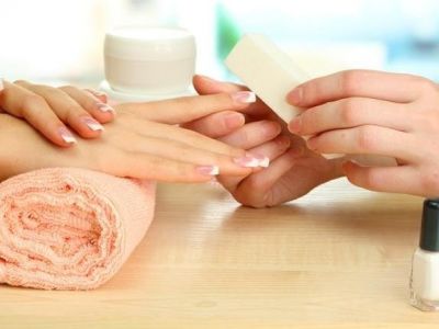 Επικίνδυνο το μανικιούρ για αλλεργίες και λοιμώξεις