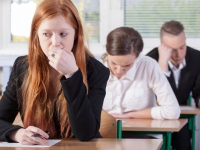 Πανελλήνιες 2015: Καθημερινές προβλέψεις για τα θέματα και τις παγίδες
