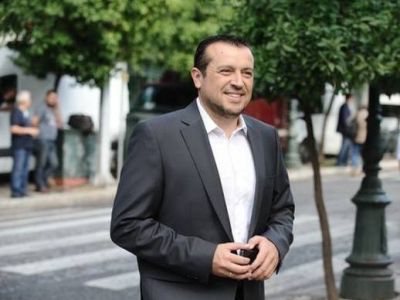 Ο κύριος Ρίπλεϊ, η Βουλή - ταβέρνα και ο… «χαμογελαστός» υπουργός