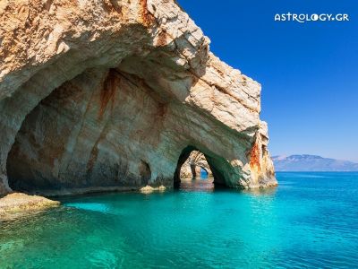Τι λένε τα άστρα για τον Ιούλιο 2018;