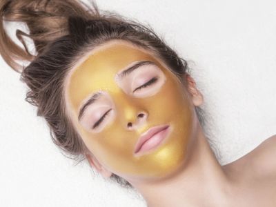 Συνταγές για μάσκες με κουρκουμά για να λάμψετε αυτά τα Χριστούγεννα! (video)