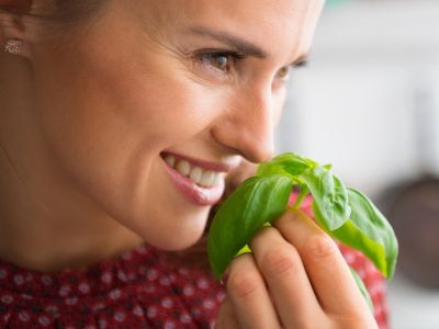 Τα 10 καλύτερα βότανα για να ρίξετε την πίεση (εικόνες)