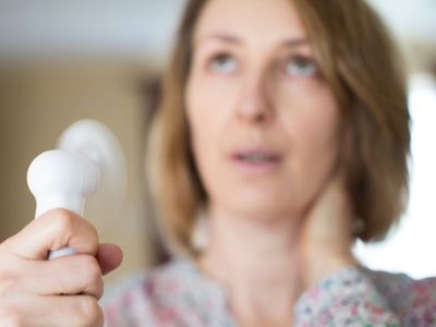 Εξάψεις: Οι κοινές αιτίες εκτός από την εμμηνόπαυση (εικόνες)